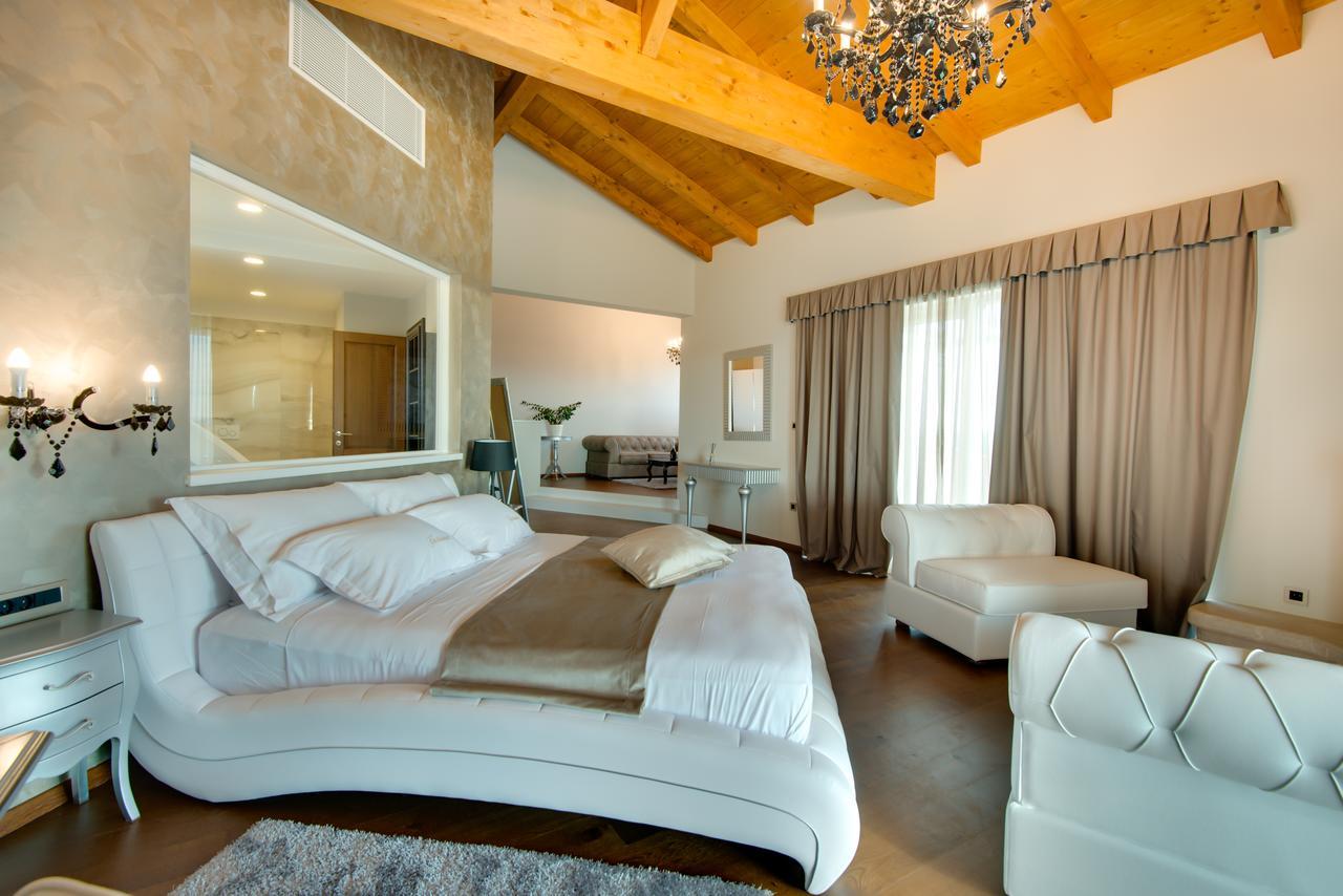 Wine Residence Cattunar Бртонигла Экстерьер фото